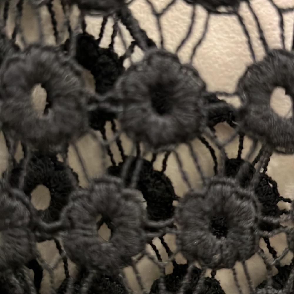 Lace tank with frills - Picture 6 of 6